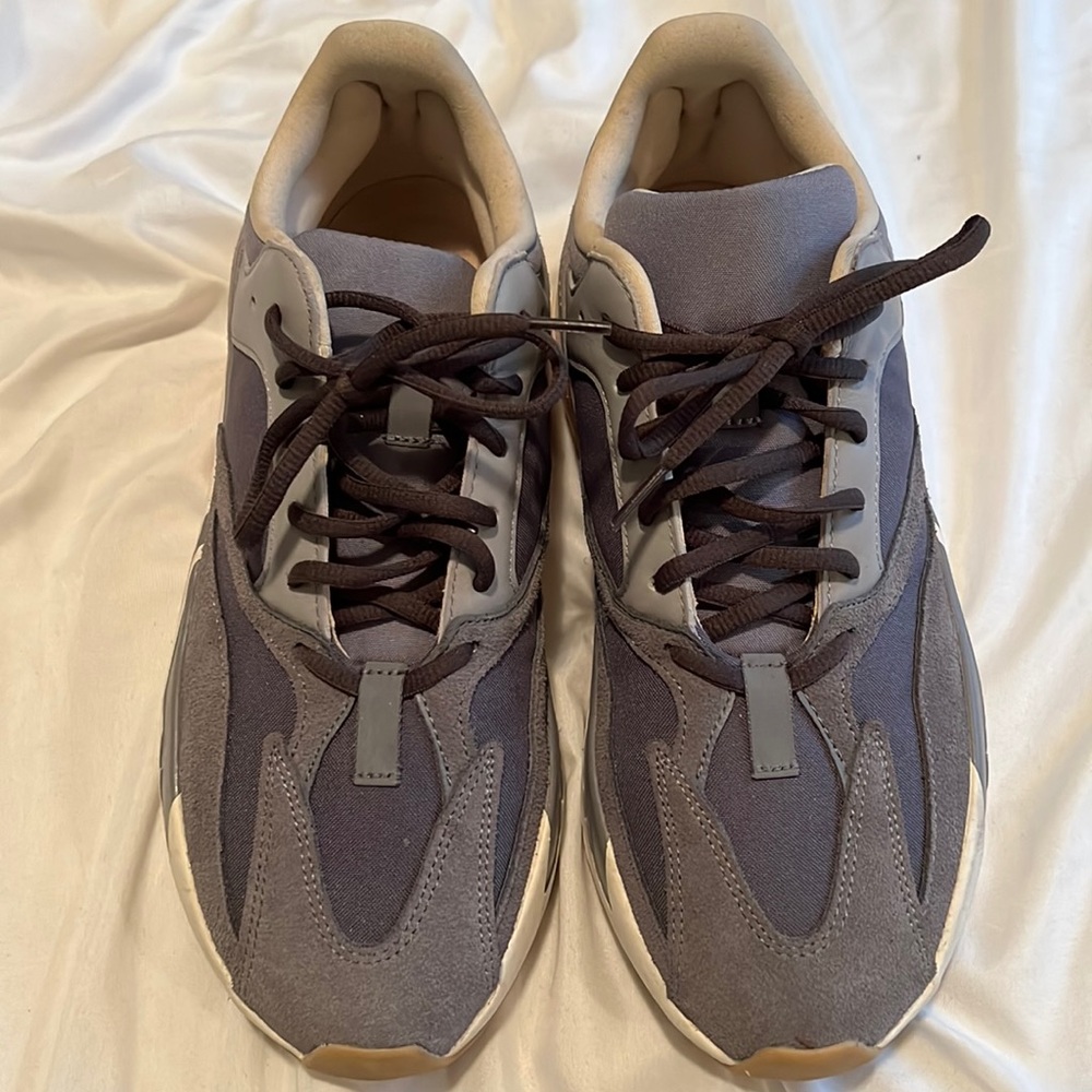 Yeezy 700